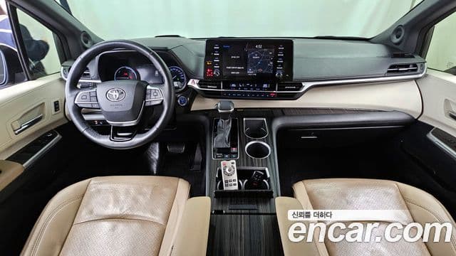 Toyota Sienna 2021 — ფოტო 6/20