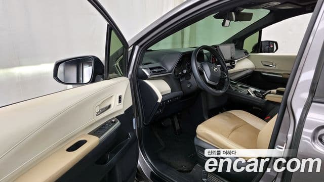 Toyota Sienna 2021 — ფოტო 9/20