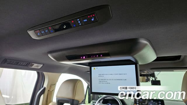 Toyota Sienna 2021 — ფოტო 17/20