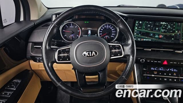 Kia Carnival 2021 — Фото 12/20