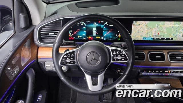 Mercedes-Benz GLE-Class 2019 — Фото 12/20