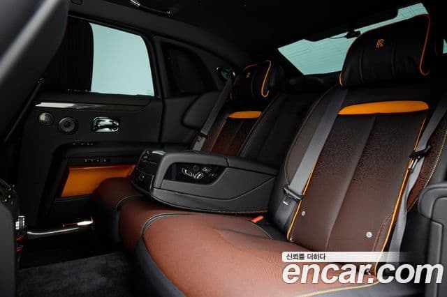 Rolls-Royce Ghost 2024 — фото 8 из 20