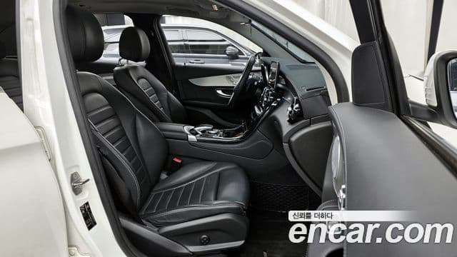 Mercedes-Benz GLC-Class 2018 — Şəkil 11/20