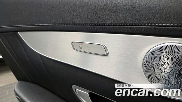Mercedes-Benz GLC-Class 2018 — Şəkil 19/20