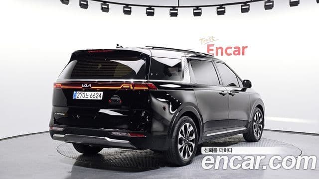 Kia Carnival 2022 — ფოტო 2/20