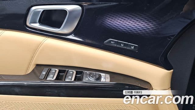 Kia Carnival 2022 — ფოტო 13/20