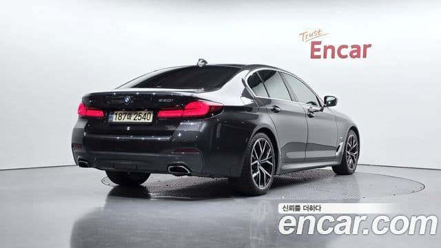 BMW 5 Series 2022 — ფოტო 2/20