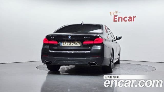 BMW 5 Series 2022 — ფოტო 4/20
