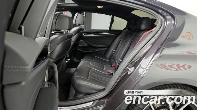 BMW 5 Series 2022 — ფოტო 12/20
