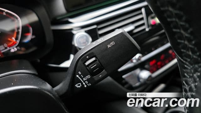 BMW 5 Series 2022 — ფოტო 18/20