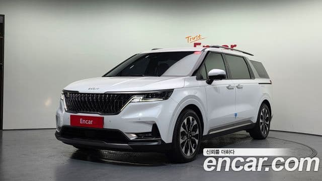 Kia Carnival 2023 — Фото 1/20