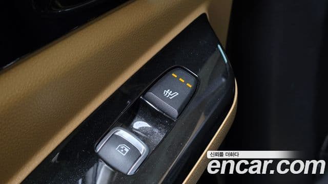Kia Carnival 2023 — Фото 18/20