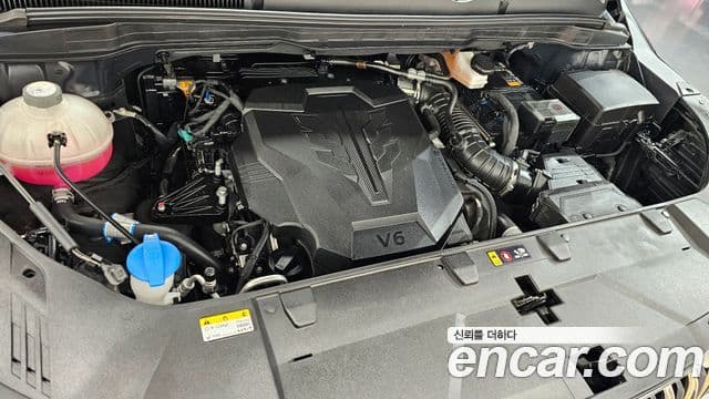 Kia Carnival 2023 — ფოტო 6/20