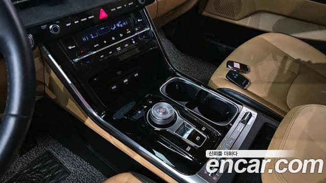 Kia Carnival 2023 — ფოტო 9/20