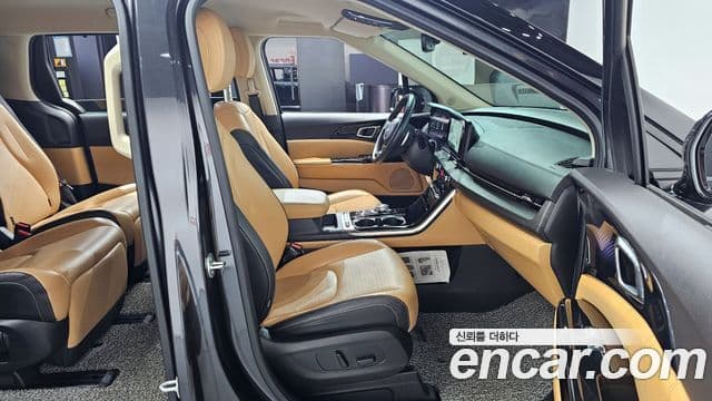 Kia Carnival 2023 — ფოტო 10/20