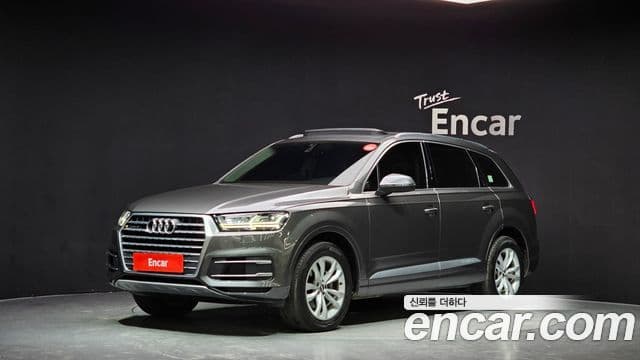 Audi Q7 2019 — Фото 1/20