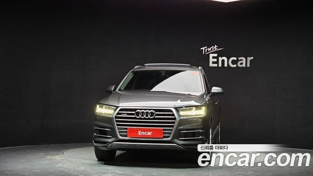 Audi Q7 2019 — Фото 3/20
