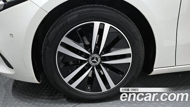 Mercedes-Benz A-Class 2021 — Фото 5/20