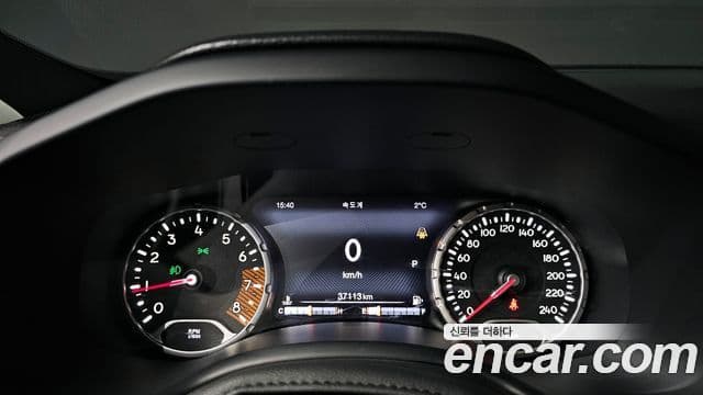 Jeep Renegade 2021 — Фото 8/20