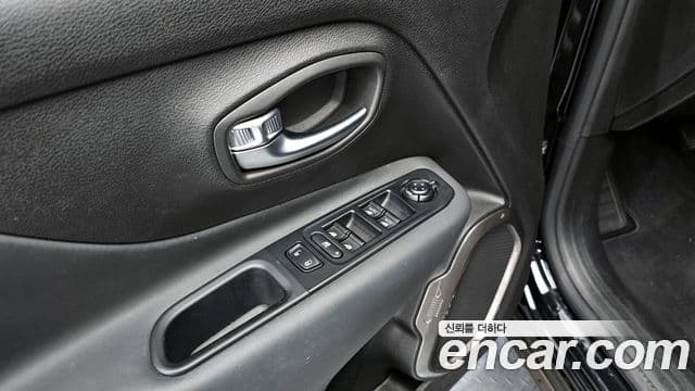 Jeep Renegade 2021 — Фото 18/20
