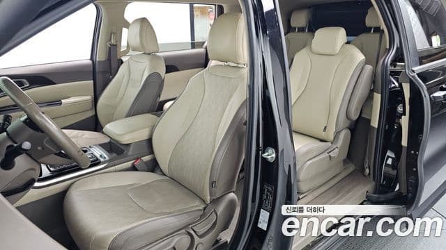 Kia Carnival 2023 — Şəkil 12/20