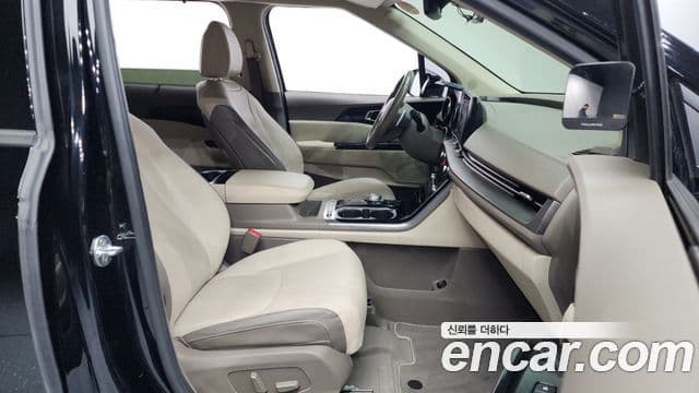 Kia Carnival 2020 — ფოტო 2/20