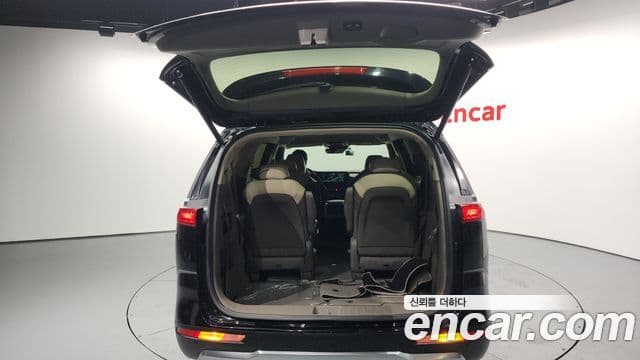 Kia Carnival 2020 — ფოტო 17/20