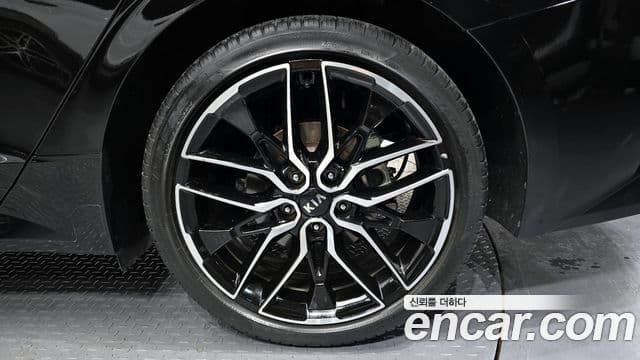 Kia K5 2021 — ფოტო 4/20