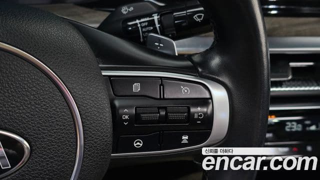 Kia K5 2021 — ფოტო 14/20