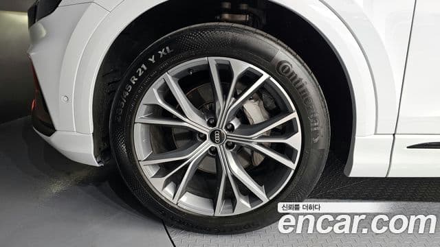 Audi Q8 2022 — Photo 4/20