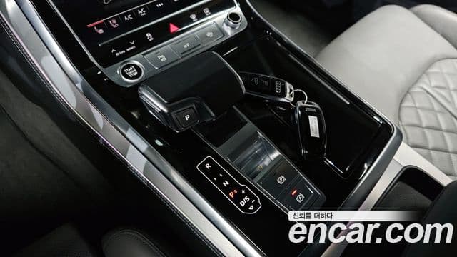 Audi Q8 2022 — Photo 16/20