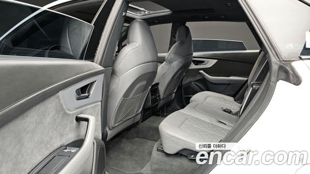 Audi Q8 2022 — Photo 19/20