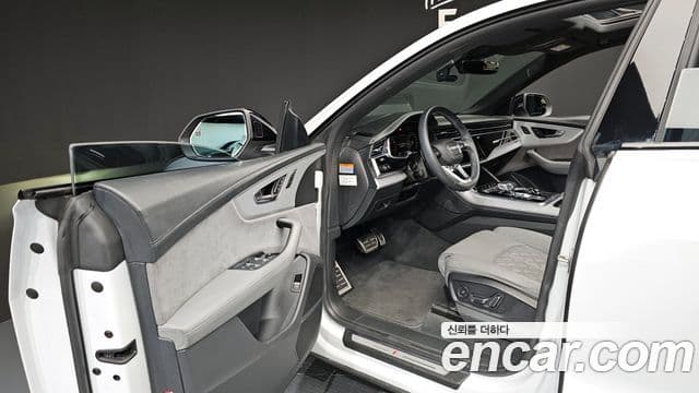Audi Q8 2022 — Photo 10/20