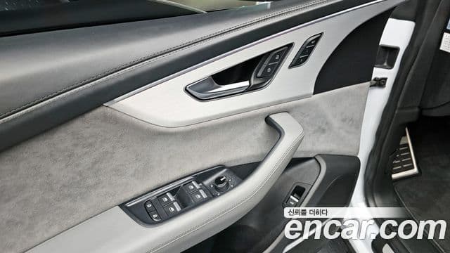 Audi Q8 2022 — Photo 11/20