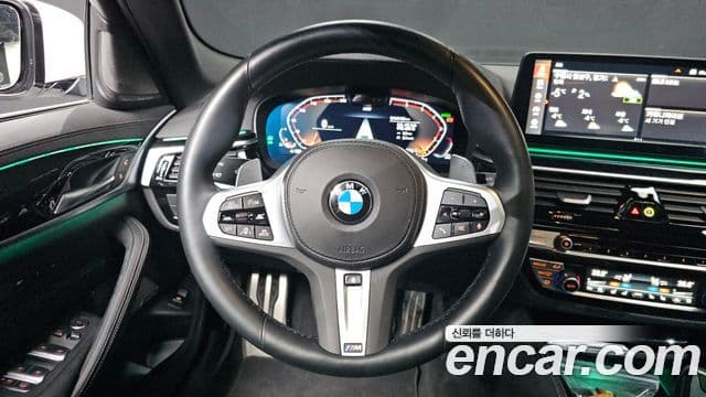 BMW 5 Series 2023 — ფოტო 13/20
