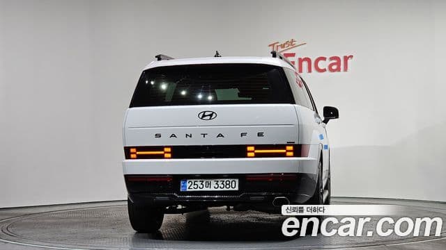 Hyundai Santa Fe 2023 — Фото 4/20