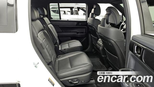 Hyundai Santa Fe 2023 — Фото 12/20