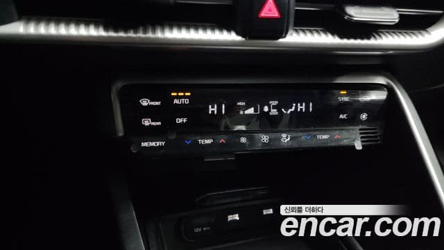 Kia K5 2023 — ფოტო 17/20