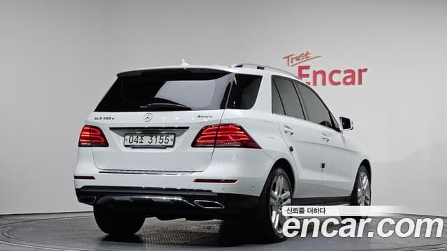 Mercedes-Benz GLE-Class 2018 — Photo 7/20