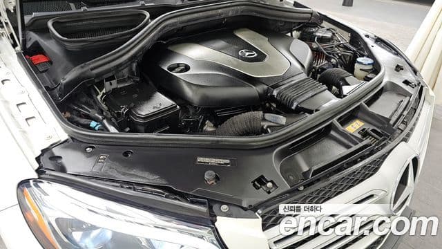 Mercedes-Benz GLE-Class 2018 — Photo 19/20