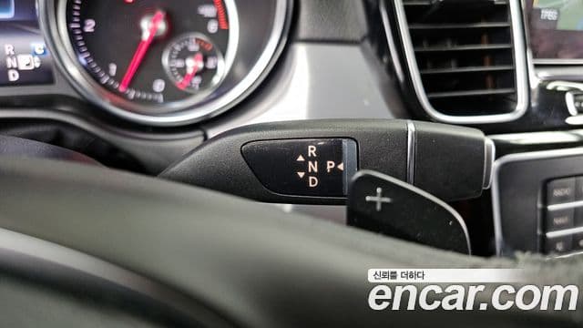 Mercedes-Benz GLE-Class 2018 — Photo 20/20