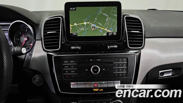 Mercedes-Benz GLE-Class 2018 — Photo 3/20