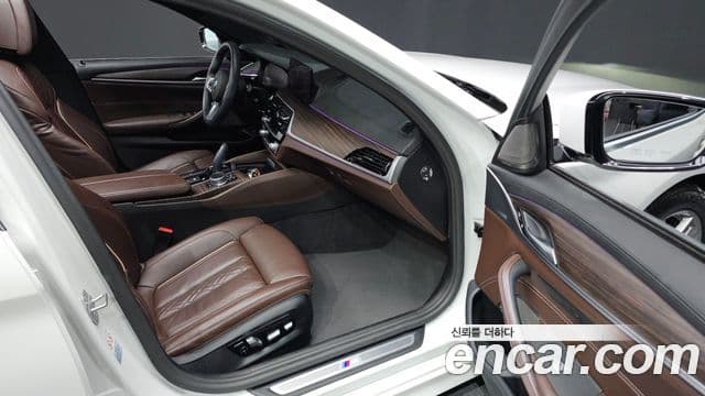 BMW 5 Series 2020 — Фото 10/20
