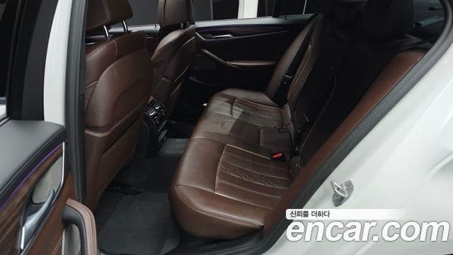 BMW 5 Series 2020 — ფოტო 12/20