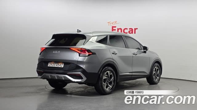 Kia Sportage 2021 — ფოტო 2/20