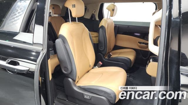 Kia Carnival 2021 — Фото 12/20