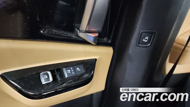 Kia Carnival 2021 — Фото 19/20