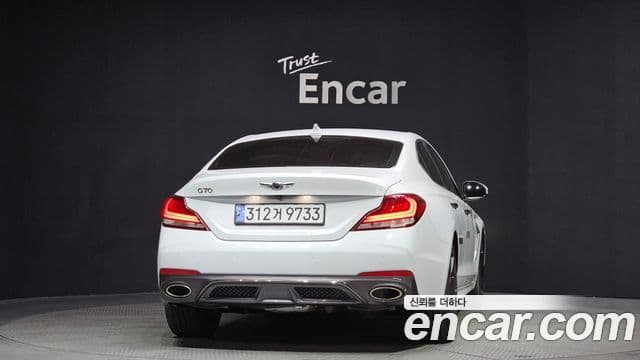 Genesis G70 2019 — ფოტო 17/20