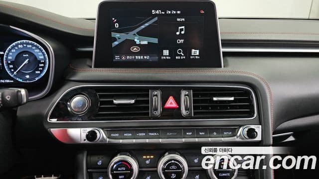 Genesis G70 2019 — ფოტო 1/20