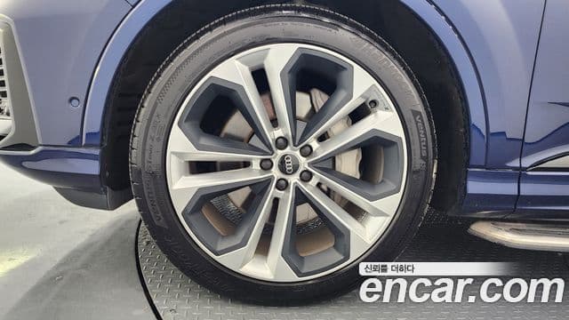 Audi Q7 2022 — Şəkil 4/20